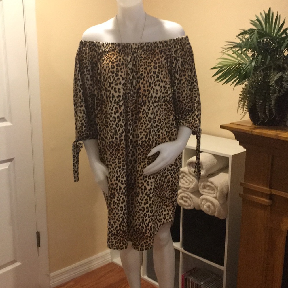 Dress - Picture 2 of 2